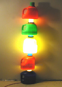   北极圈 材料：亚克力 不锈钢 LED混色技术Flight lamp HAL9000 材料：回收利用洗衣店装洗衣液的瓶子Talk to me lamp 声音控制 材料：发光压克力板，Stereo麦克风Colorfuse lamp 材料：白色压克力，LED灯Topography 